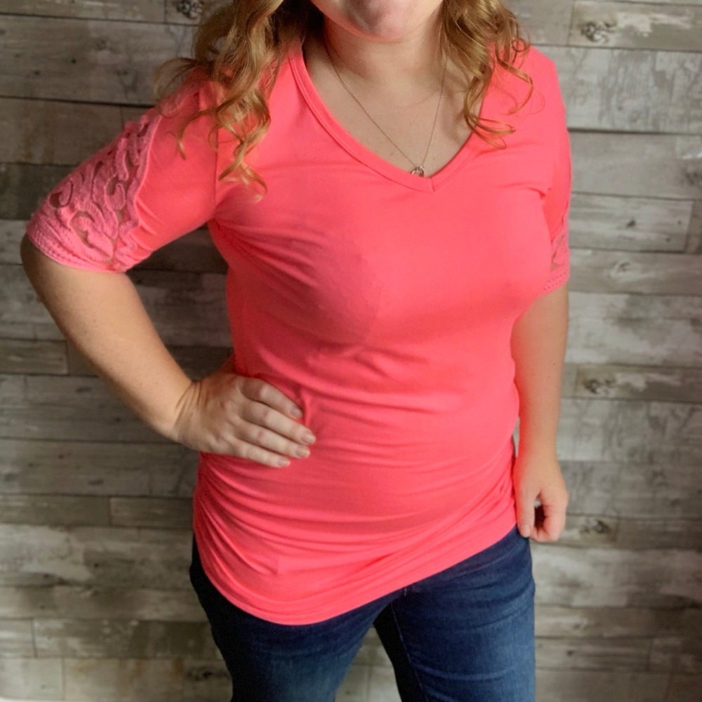 Lace detail v-neck